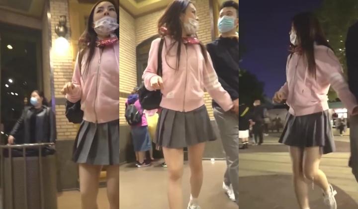 跟随偷窥跟男友逛街的漂亮小姐姐 性感大屁屁卡着骚内丁走路一晃一晃好诱惑