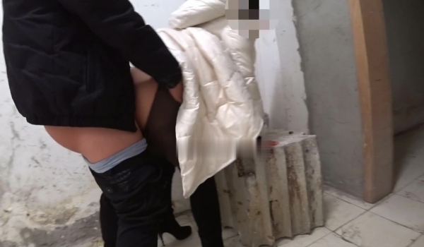 绿帽大神-YQ-K-超市露出，货架旁大胆口交，勾搭路人吃鸡做爱，被袭胸摸屁股，门缝后走廊大胆后入