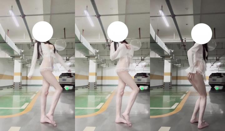 04年杭州打工母狗【小雨绵绵】付费福利，酷爱露出，停车场自慰到高潮，与炮友卫生间展示超赞口技