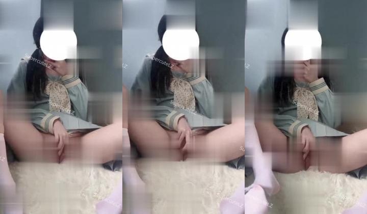 美人胚反差美少女『supercute』爸爸真的好粗暴 都快被操肿了都不肯放过我 爸爸说 第一次遇