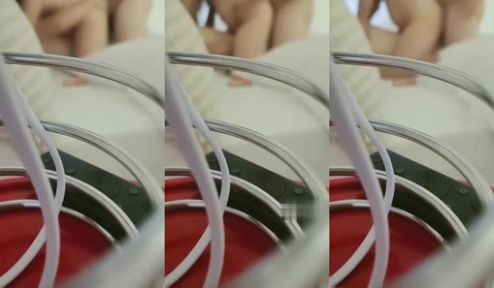顶级淫妻博主，【刺鸡】，分享老婆给单男操多P，露脸，这个少妇真是骚，喜欢大学生