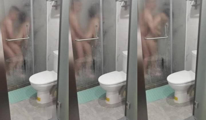 顶级淫妻博主【刺鸡】，挺漂亮的少妇，约大学生3P和4P，完美露脸，好淫荡的场景