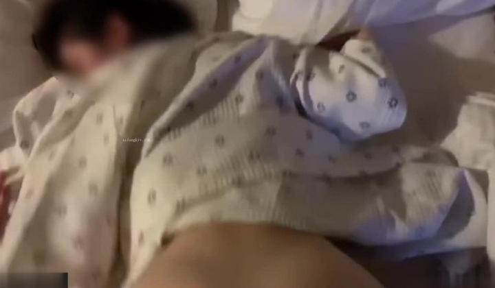 绿帽淫妻大神【hookup】 换妻啪啪 和单男组成夹心饼干前后夹击小娇妻，表面一脸淑女样床上一股骚气样