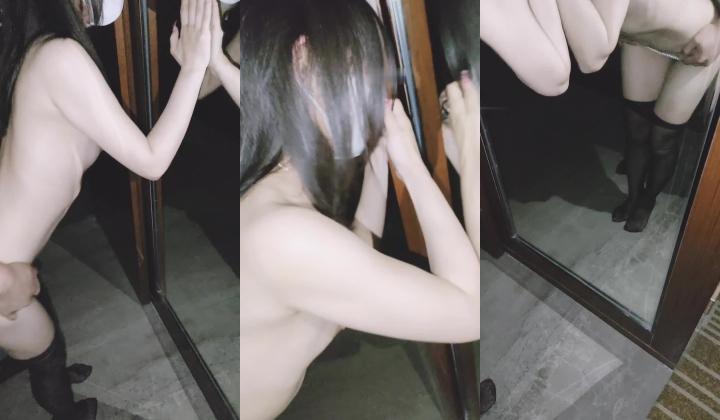 超顶级绿帽博主，【暖暖小淫妻】上，看老婆被各单男干，这么极品的老婆太少见了