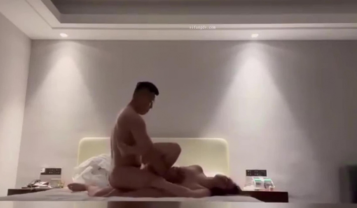 淫妻3P群P自慰露出尿脸,【双面夫妻_0575妓啪啪】,反差都市丽人，约单男交换