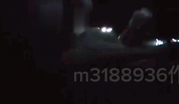 绝逼真实，画质很烂，对白可射！91真实泡良偷情大神「m3188936」健身房人妻，KTV男厕和包