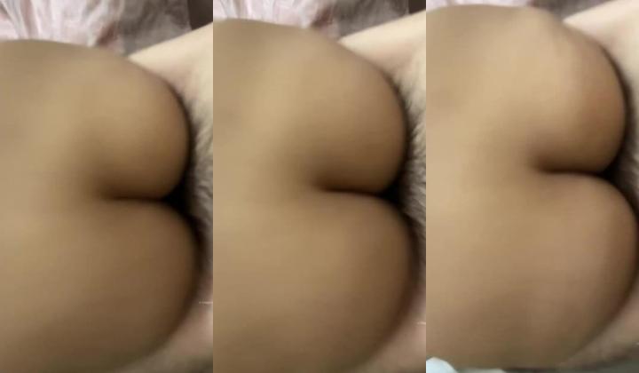 绿帽癖老公找单男艹爱妻 模特身材极品娇妻『短裙无内』淫妻福利 ，主动张开黑丝M腿 满嘴淫语呻吟不断！