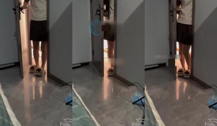 【奶气原创】趁老婆睡着，上高三的女儿竟然当着老婆的面给我口！