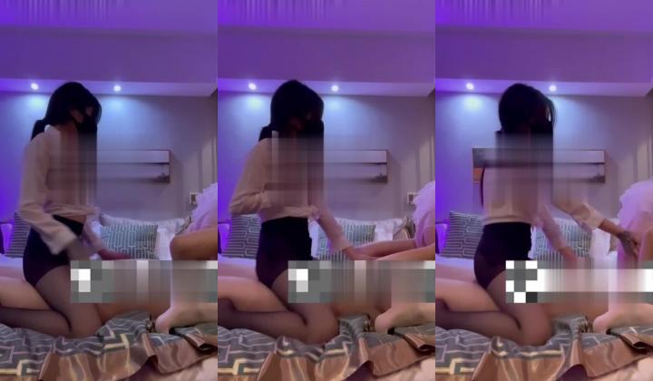 高颜值符文美女【夕夕大可爱xxdki33】付费福利，钱到位秒变金主的小母狗，口交啪啪双飞