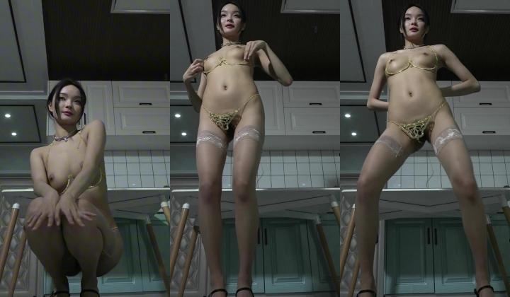 极品模特【小唯】高清全景定制裸舞，高颜值三点全露，极致诱惑