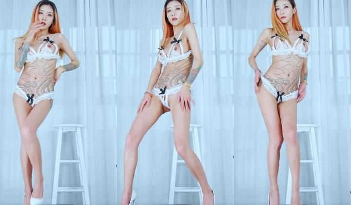艺舞吧，高颜刺青女神【乐乐】大尺度定制，露三点性感透视裸舞