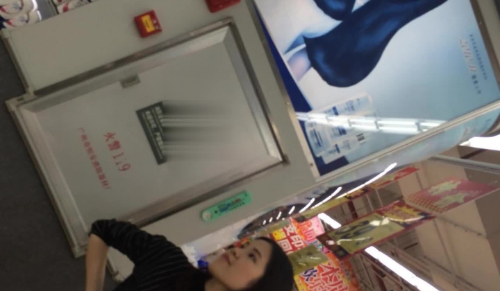 《大神魔手 极品CD》超市商场贴身TP各种高冷漂亮小姐姐神秘裙内不穿内裤露B性感T内想不到我们日