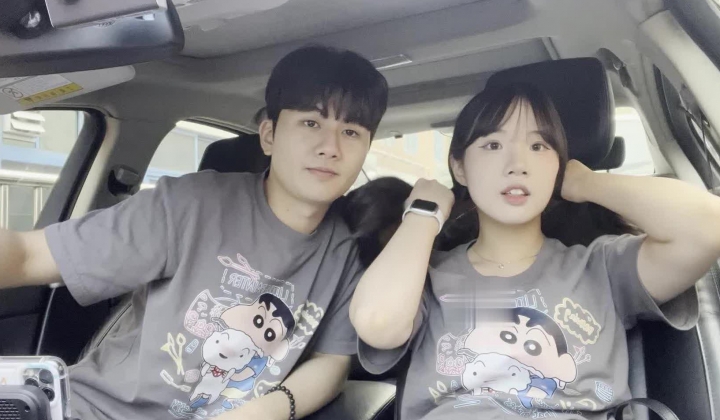 我最喜欢的日韩情侣自拍第51弹 高颜值韩国情侣性爱大战，扣嫩逼，吃嫩鸡，艹嫩逼，爽翻了