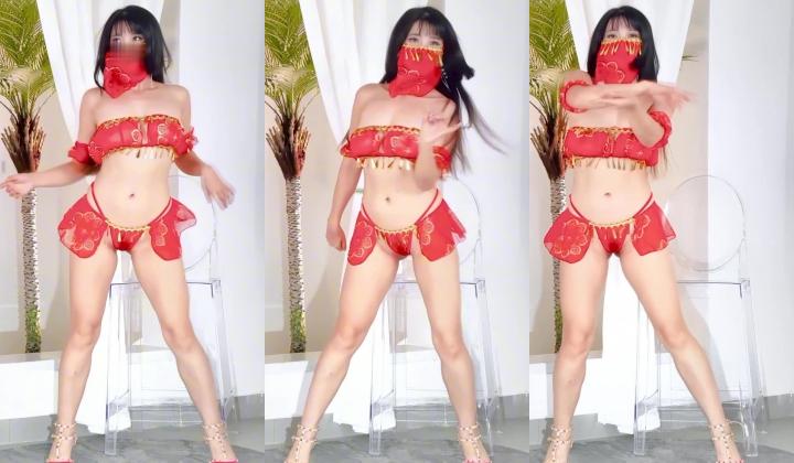 【花漾舞团】性感丰满乳神『丹丹』透视律动甩大奶很是风韵迷人三角度