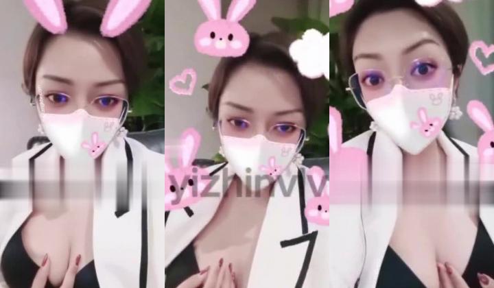 推特24万粉骚货『大婊姐』私密群淫语群P私拍 网红美乳各种剧情啪啪 真人实战