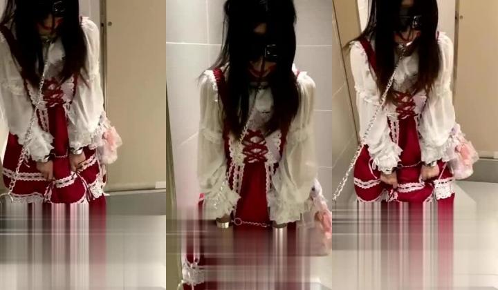 专玩清纯萝莉大神『少女调教研究所』把可爱小萝莉调教成乖巧小母狗，长得越乖 玩的越嗨 表面乖乖女 