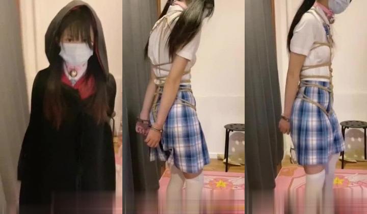 专玩清纯萝莉大神『少女调教研究所』把可爱小萝莉调教成乖巧小母狗，长得越乖 玩的越嗨 表面乖乖女 