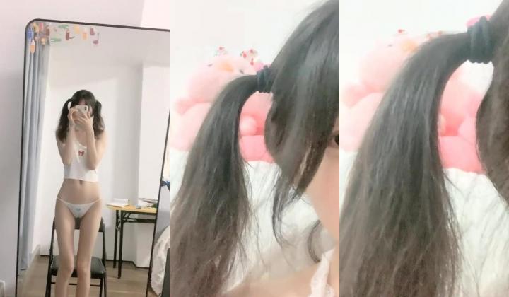 神似王心凌，【性感大长腿】咕噜熊，小穴粉逼流浆，身材苗条看得人心痒痒