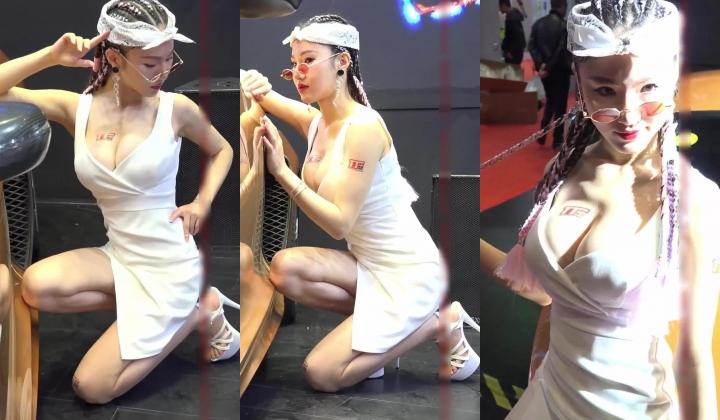 广州车展色色的摄影师各种角度 捕捉身材火爆的美女模特各种不经意间的走光