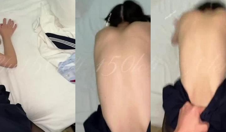 《反差网红极品调教》卡哇伊清纯系萝莉女奴【玉宝涩涩】私拍，水手服彼女饲育各种制服3P紫薇逼粉奶大