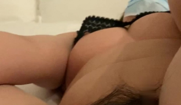 迷奸单位刚离婚的少妇，第二弹 捆绑 翻眼 玩尿道 后入爽歪歪29V 100P，后入的时候有点醒