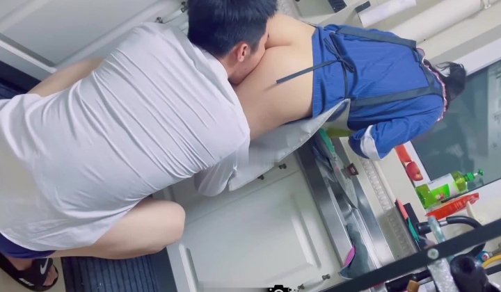 《极品反差骚妻泄密》推特S级身材美艳翘臀女神【小可爱】不雅私拍~旅游露出性爱野战公共场所啪啪各个