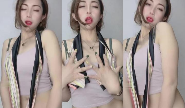 快手颜值御姐【阿燕(貂蝉姐姐)】激情裸舞，大尺度自慰，大胆掰逼