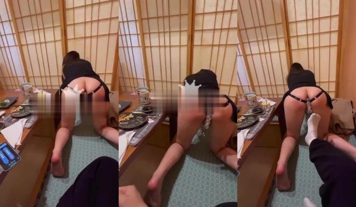 母狗调教师【泽塔控】滴蜡封逼 双洞跳蛋 两只母狗 双倍快乐！惩罚完狠狠的艹一顿 直接拽到床角 扯