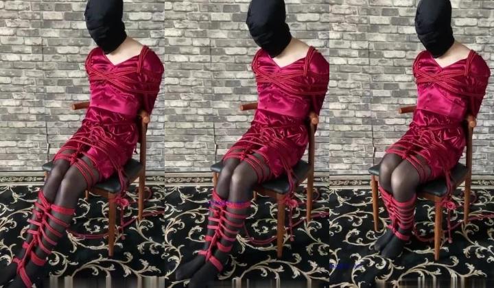 极品反差绿帽癖淫妻母狗【艾蜜莉】解锁私拍完结篇~协闺蜜约战粉丝换老公4P叠插排插超辣眼睛