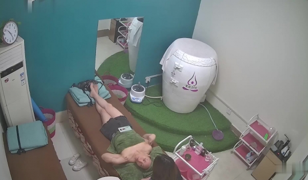 SPA大胸少妇养生馆做养生拔火罐，绝版资源，良家少妇的胴体一览无余