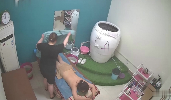 SPA大胸少妇养生馆做养生拔火罐，绝版资源，良家少妇的胴体一览无余