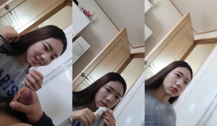 天津大学校花 明明是金主爸爸的性奴母狗 还死不承认