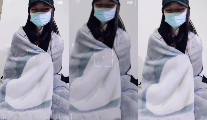 出道即巅峰新人露脸推特顶B王，人瘦奶大小魔女【蒂米】定制私拍，裸舞顶胯，道具紫薇无套啪啪内射