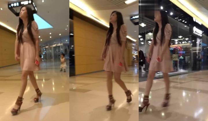 可遇不可求！公共场合各种内骚型女人真空无内招摇过市~那是真通风啊~私处阴毛照的清楚