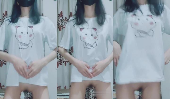出道即巅峰新人露脸推特顶B王，人瘦奶大小魔女【蒂米】定制私拍，裸舞顶胯，道具紫薇无套啪啪内射