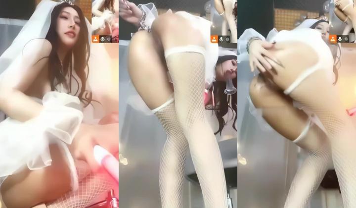虎牙风骚性感，极品女神【冯可桔】土豪重金1V1，撩人裸舞，脸逼同框道具紫薇，撸点超高