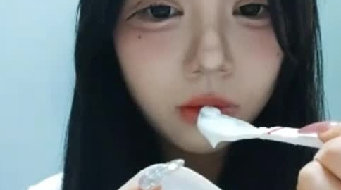 顶级BJ下海-卧蚕小网红【soeun】福利私拍，约啪自慰反差舔食吸茎深喉艹穴抽插相当火爆