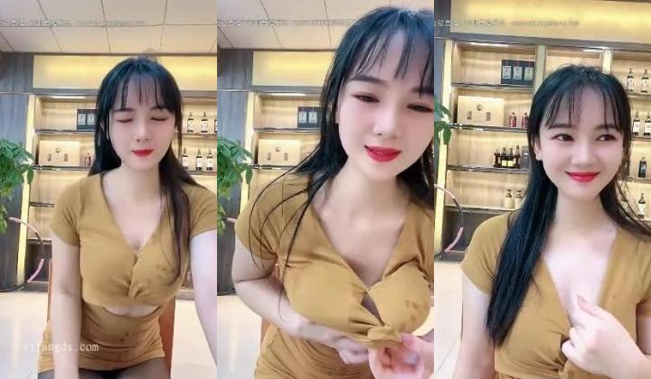 颜值少妇【烟酒店老板娘（羊羊）】在店里自慰喷水，道具自慰，大胆掰逼，颜值顶