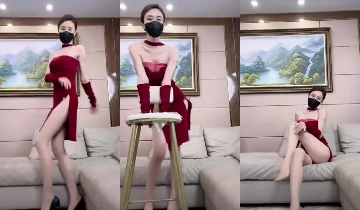 抖音30万粉丝丝袜反差少妇、上海33岁女上司范御姐网红「赵清妍」「小骆驼姐姐」激情自慰、约炮3P