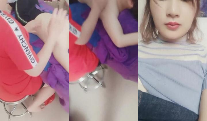 有几分姿色的美女主播打入美容院做学徒趁人不备偷拍师傅帮女顾客推胸保健没人的时候自己玩逼