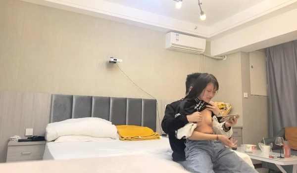 偷拍新人学妹 ️【反差同学】任由男主调教~脱衣~扣逼~跳蛋~美呆了~爽死了 ️超刺激精彩！