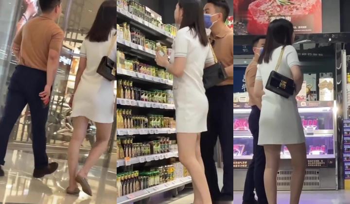 商城跟随偷窥气质美少妇 白内内紧紧卡着性感大屁屁好诱惑