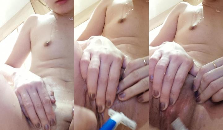 极品反差婊 绝色佳人被炮友刮掉逼毛后各种调教，后入艹逼太有感觉了