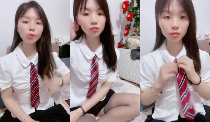 王炸！全网最粉逼，名器，馒头逼一线天白虎，【清凉一夏】JK学生妹，扣到狂喷水，青涩腼腆又有点儿骚