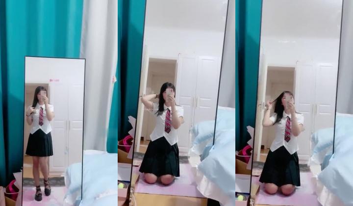 王炸！全网最粉逼，名器，馒头逼一线天白虎，【清凉一夏】JK学生妹，扣到狂喷水，青涩腼腆又有点儿骚
