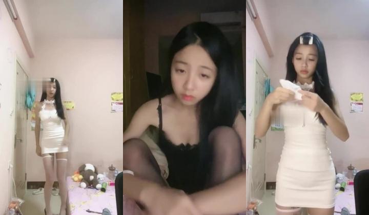 学生妹，一流颜值！太漂亮了！【07的苹苹很不乖】，看了就想操她，欲拒还迎的把小穴美乳都露了