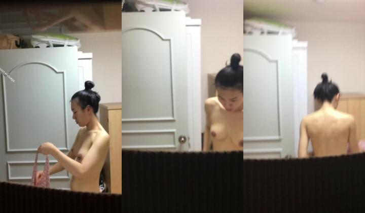 【洗浴换衣合集】高校渣女坑闺蜜拍舍友2+窥视邻居小姐姐们的私生活42V，师范大学的美女就是多