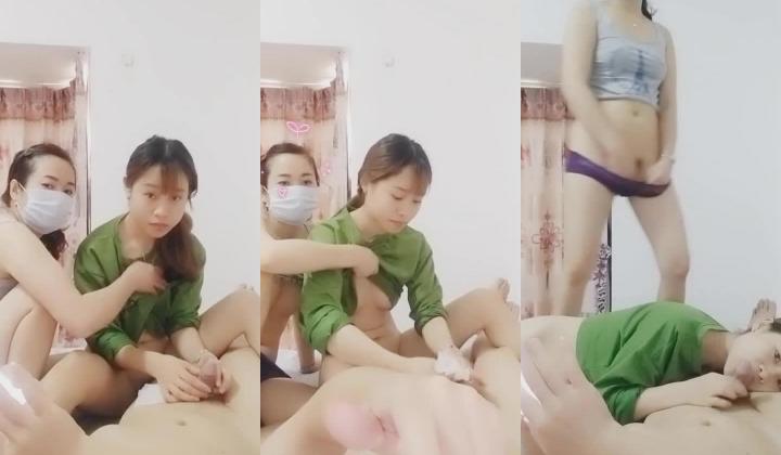 苗条身材绿衣妹子玩JJ上位骑乘自己抽插 另一个女在旁边自摸逼逼 很是诱惑不要错过