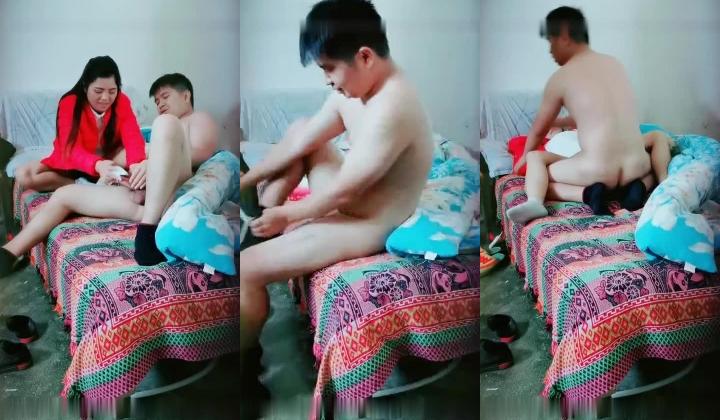 简陋房间约炮小姐 激情啪啪暗拍