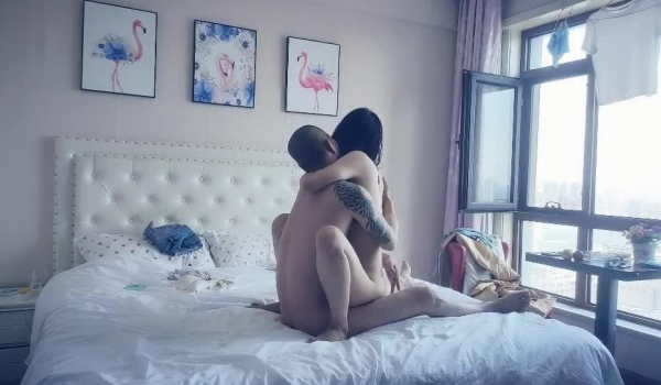 小天把你带回家 抠逼玩弄清纯小美女 69口交大鸡巴舔骚穴 主动上位爆草抽插 让骚逼给口出来